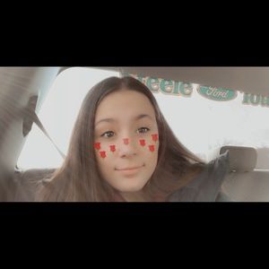 Meet your Posher, Olivia